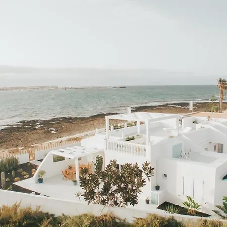 Veaco Beach Villa *